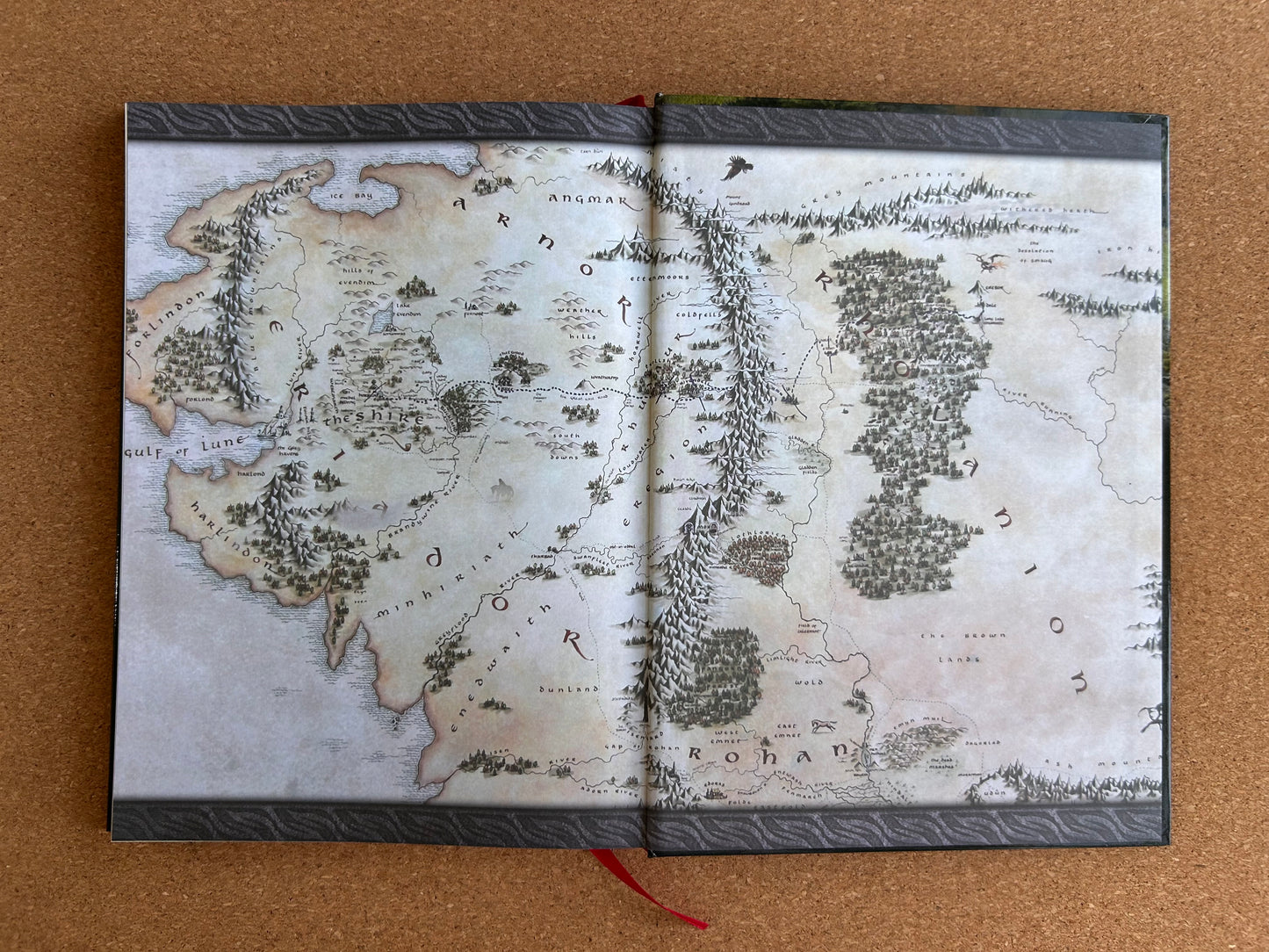 Middle-Earth Strategy Battle Game - Armies of the Hobbit - Hardcover (2018)