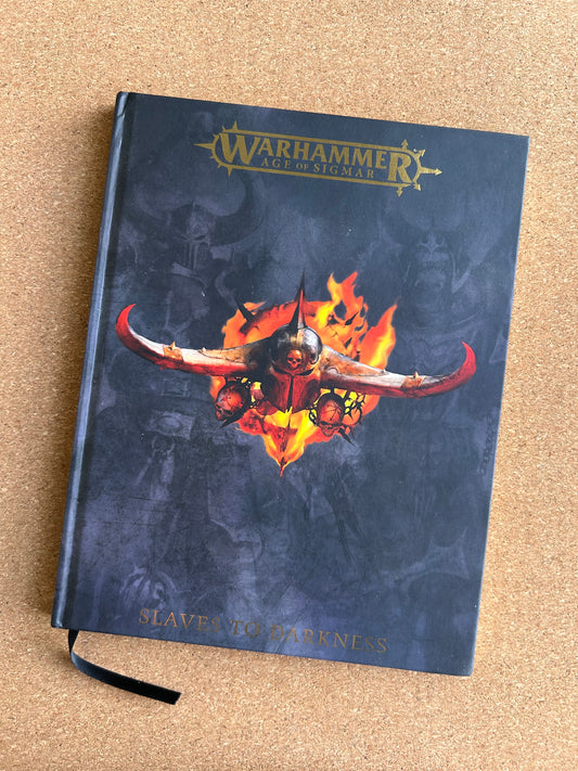 Warhammer Age of Sigmar - Slaves to Darkness - Games Workshop Hardcover (2022)