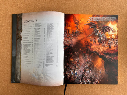 Warhammer Age of Sigmar - Slaves to Darkness - Games Workshop Hardcover (2022)