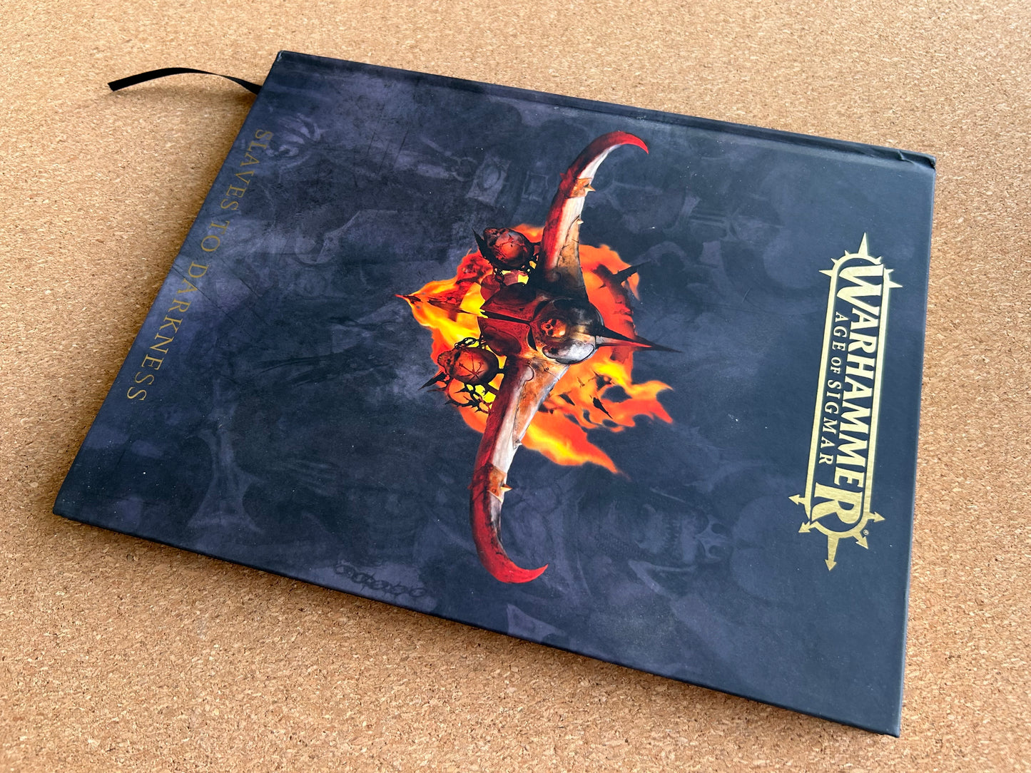 Warhammer Age of Sigmar - Slaves to Darkness - Games Workshop Hardcover (2022)