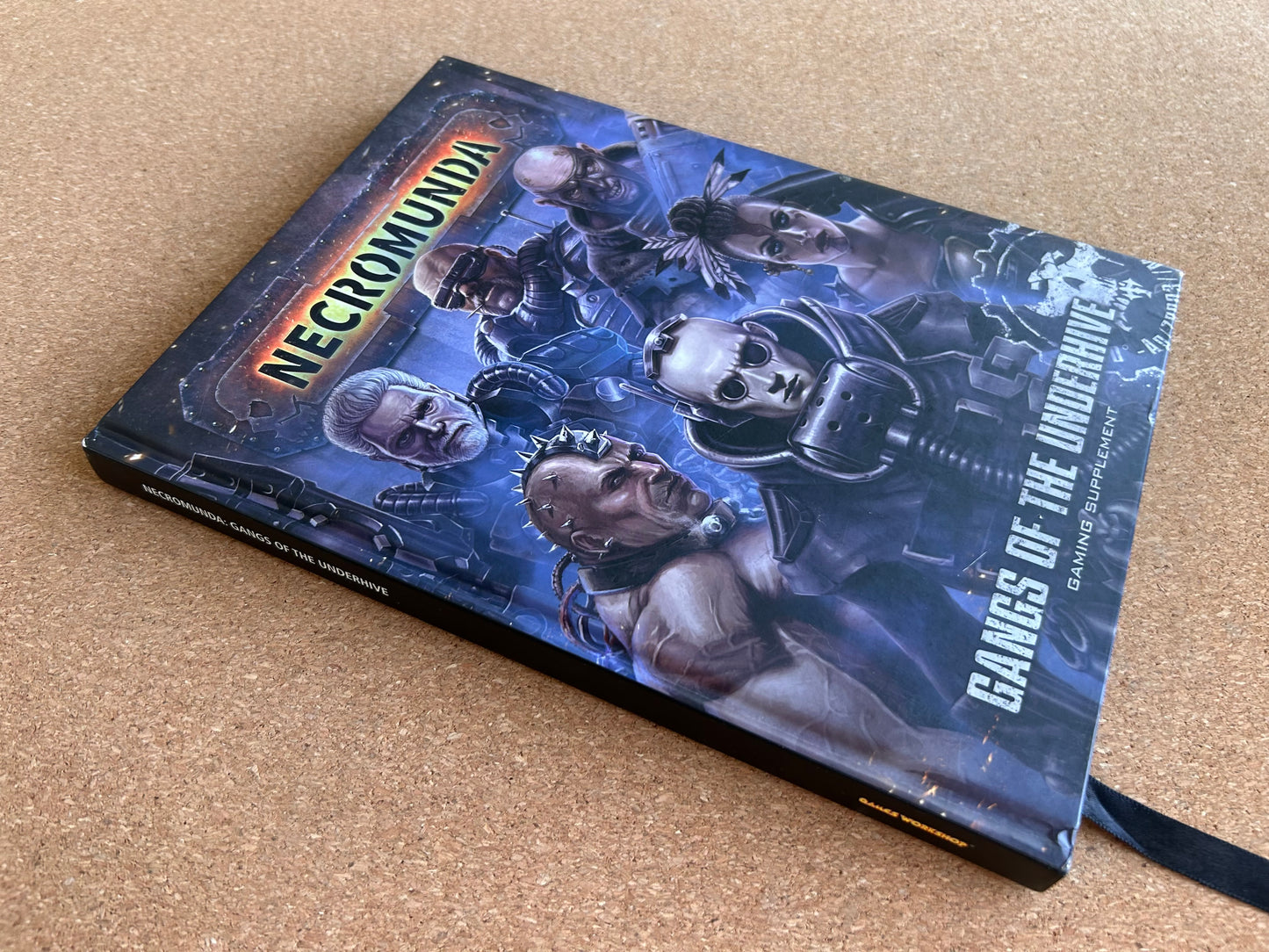 Warhammer 40K - Necromunda Gangs of the Underhive - Games Workshop Hardcover (2018)