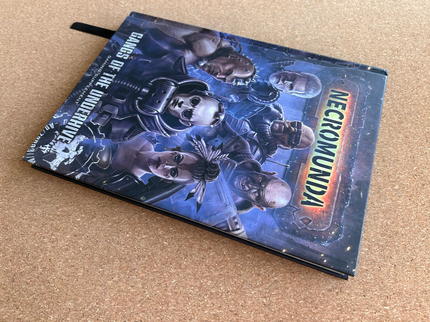 Warhammer 40K - Necromunda Gangs of the Underhive - Games Workshop Hardcover (2018)