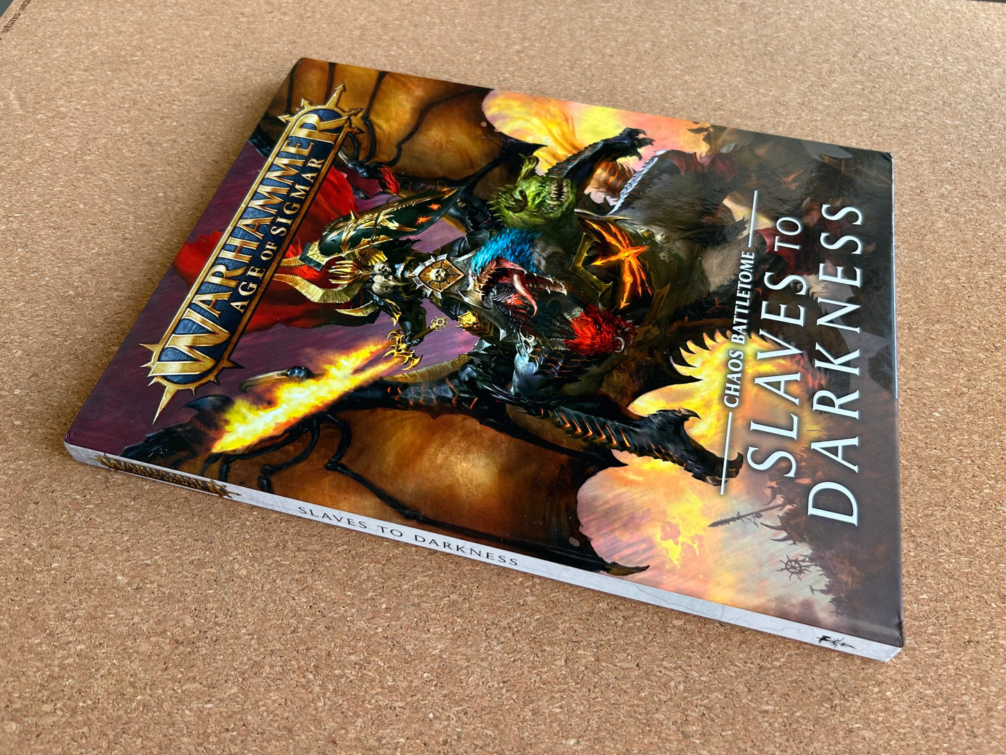 Warhammer Age of Sigmar 2nd Edition - Chaos Battletome Slaves to Darkness - Hardcover (2019)